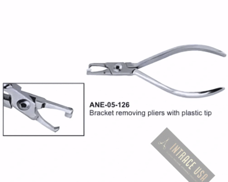 Bracket removing pliers with plastic tip