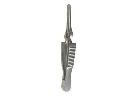 Featherlight cross-action bulldog clamp with atraumatic serrated jaws and knurled shanks